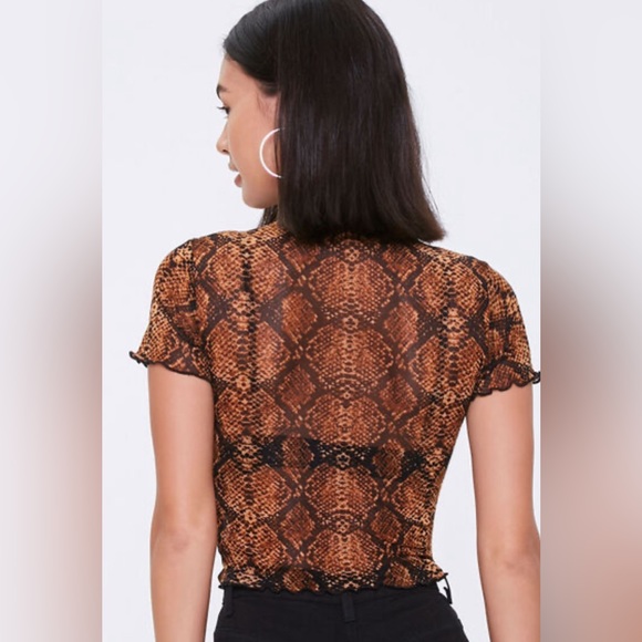 BRAND NEW Forever 21  knit mesh tee snakeskin print short sleeves size M - Picture 2 of 8